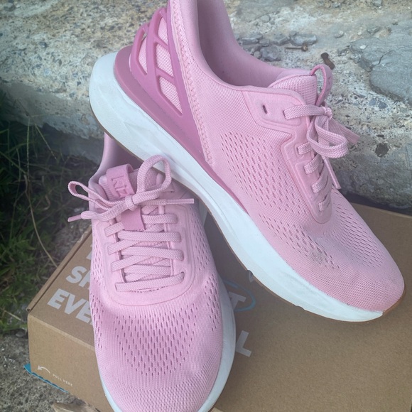 Kizik Athens Pink Sneakers size 9 1/2 - Picture 1 of 10